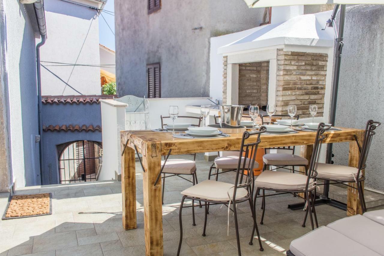 Apartment Old Town Mariolina Krk Town Exterior photo