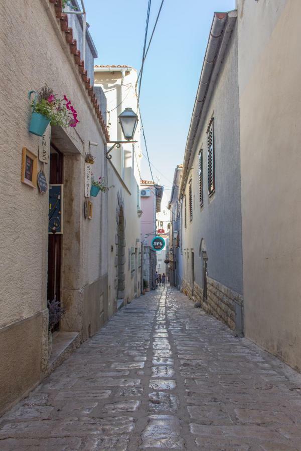 Apartment Old Town Mariolina Krk Town Exterior photo